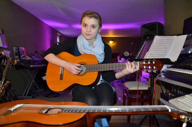 Schueler-Gitarre-lernen-Muenster-Gitarrenunterricht-Muenster-Gitarre-Unterricht-Muenster-Gitarre-Schule